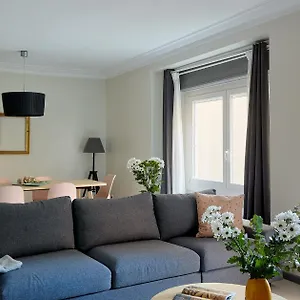 https://casa-cosi-casanova-1.topbarcelonahotels.com