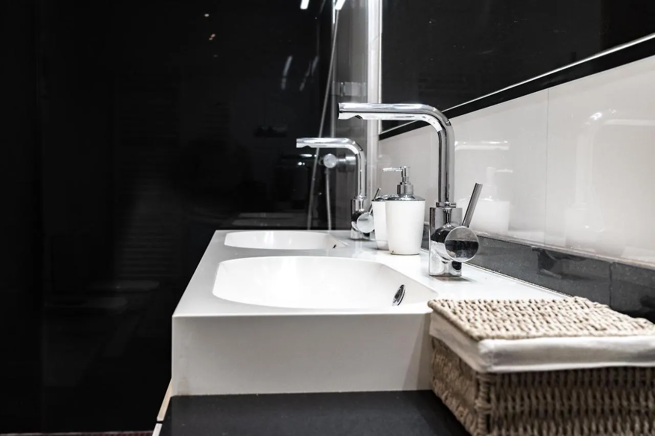 New! Lovely 3-Bedroom Loft In Бильбао